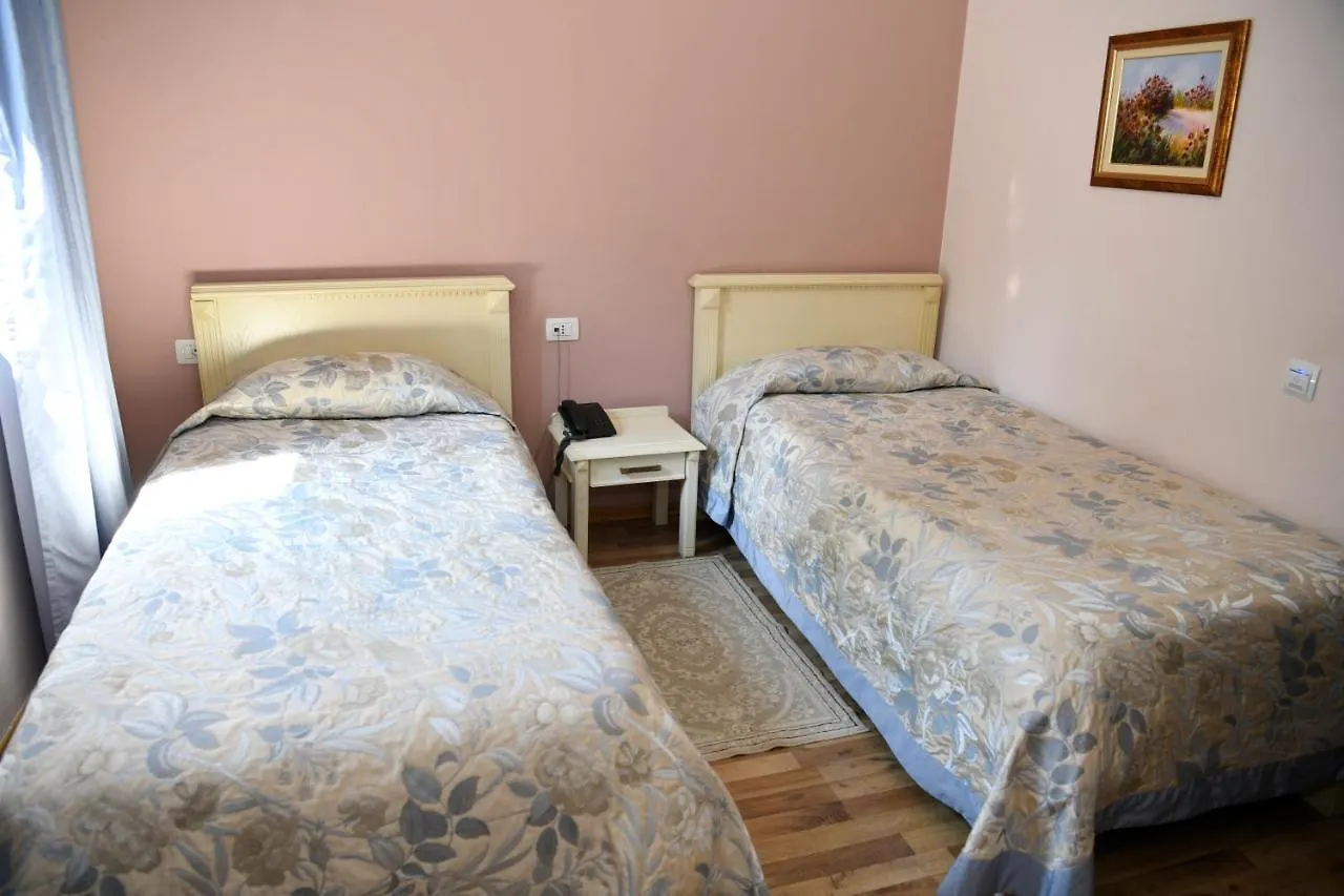 Hotel Restaurant Dreri Tirana 4*,